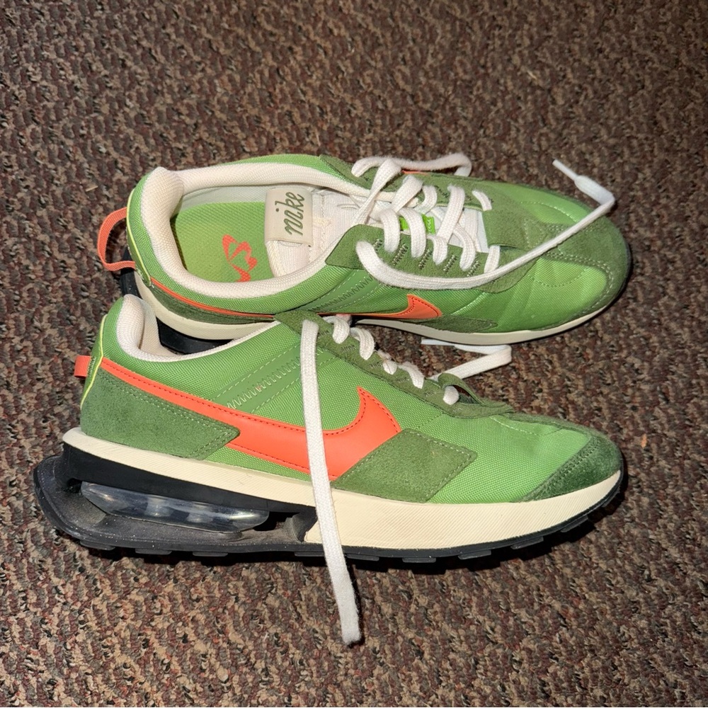 Nike Women's Green and Orange Sneakers
